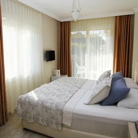 فندق مبيت وإفطار Kandira Butik Çeşme