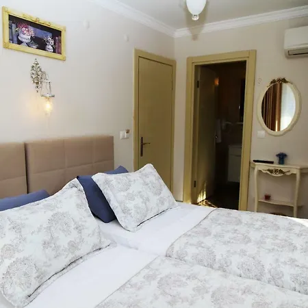 فندق مبيت وإفطار Kandira Butik Çeşme