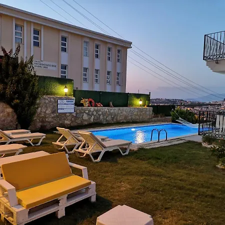 فندق مبيت وإفطار Kandira Butik Çeşme