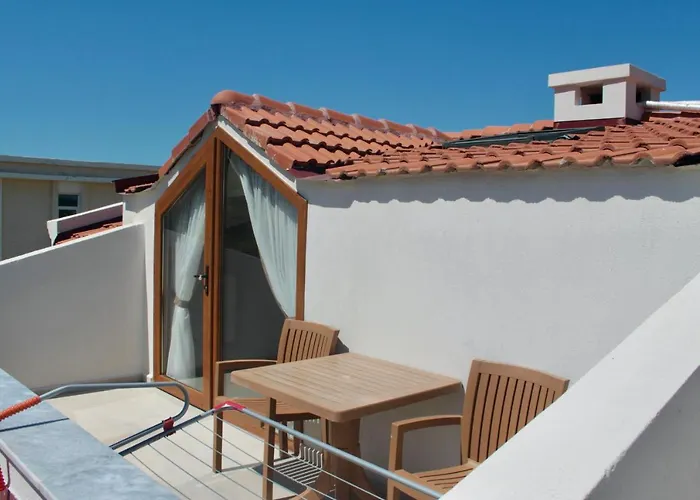 Alojamento de Acomodação e Pequeno-almoço Kandira Butik 4*