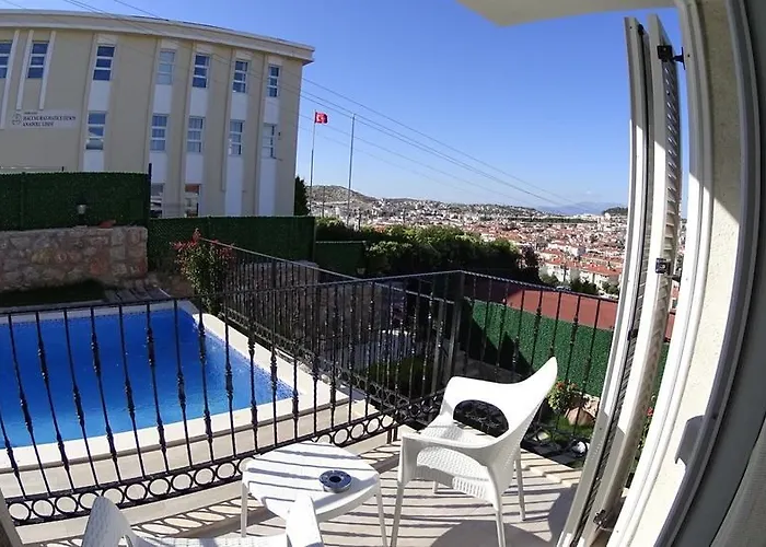 Alojamento de Acomodação e Pequeno-almoço Kandira Butik 4*